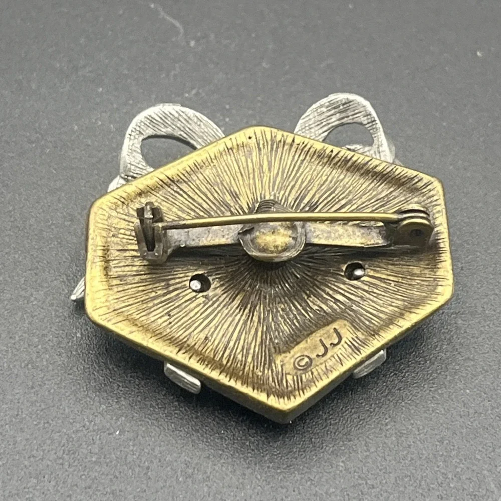 Gold‎ Silver Tone Present Gift Box Wrapped Bow Lapel Hat Pin